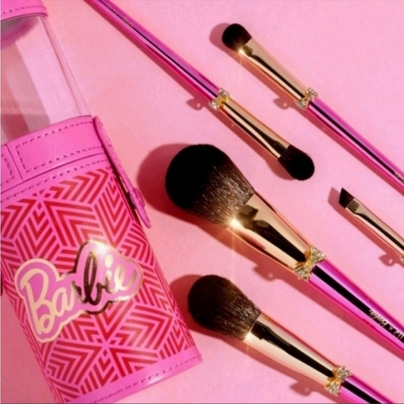 PUR x Barbie Brush ‘n’ Sparkle Makeup Brush Set - Picture 1 of 3